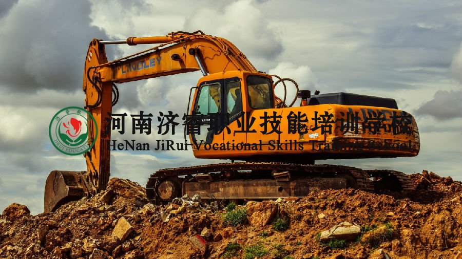 河南挖掘机培训学校