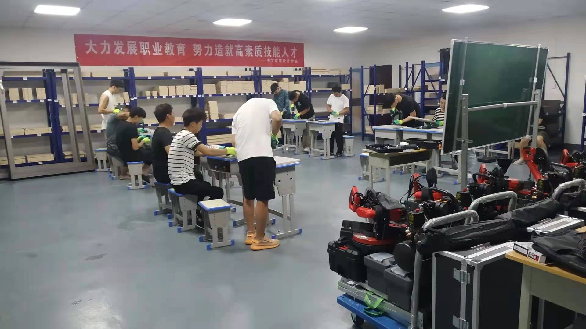 家具安装工培训学校,定制家具安装工